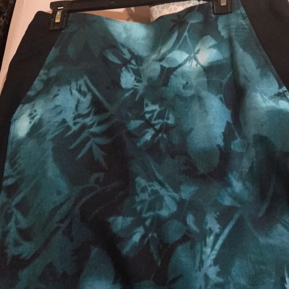 Skirt - Picture 2 of 3